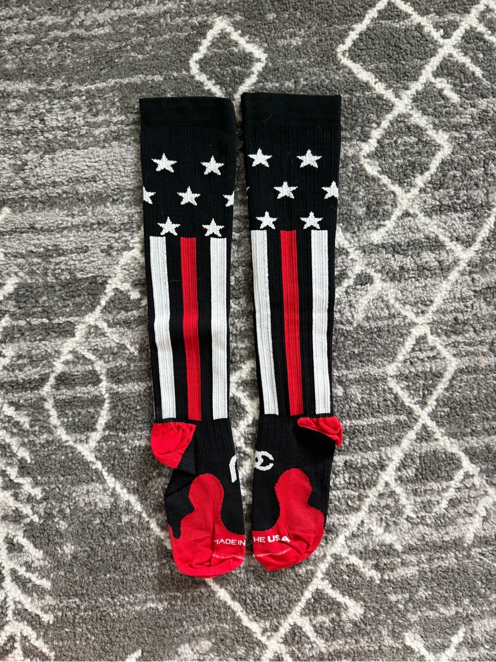 ProCompression Socks Unisex Small/Medium - Thin Red Line